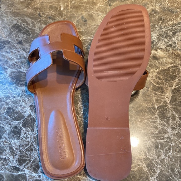 Sandals - Picture 4 of 4